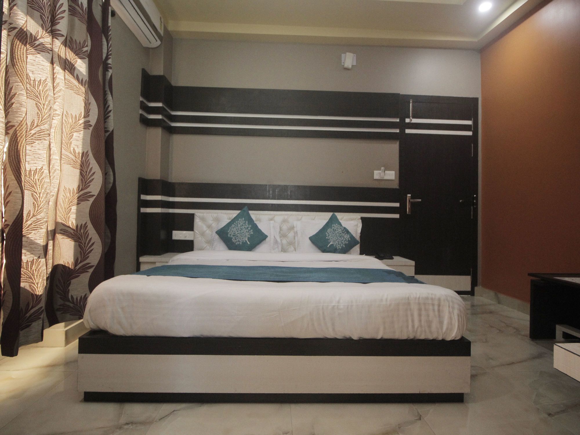 Oyo 9507 Hotel Sathi Residency Siliguri Dış mekan fotoğraf